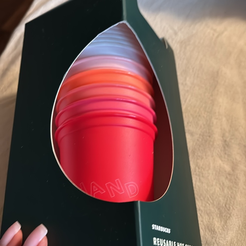Starbucks Limited Holiday 2019 Reusable Hot Cups Set of 6 New In Box